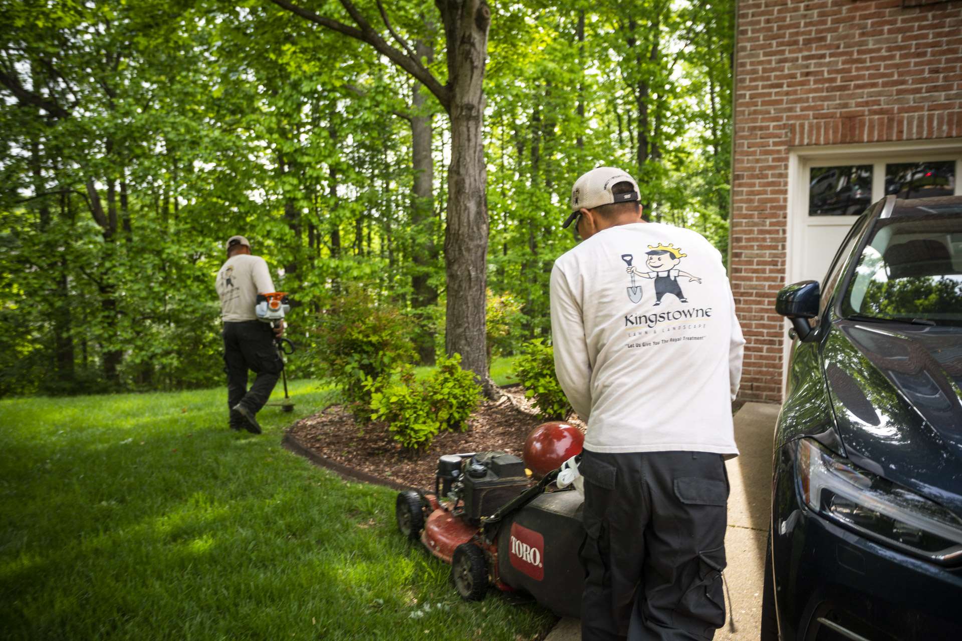 townhome-lawn-plantings-mowing-trimming-edging-mulch