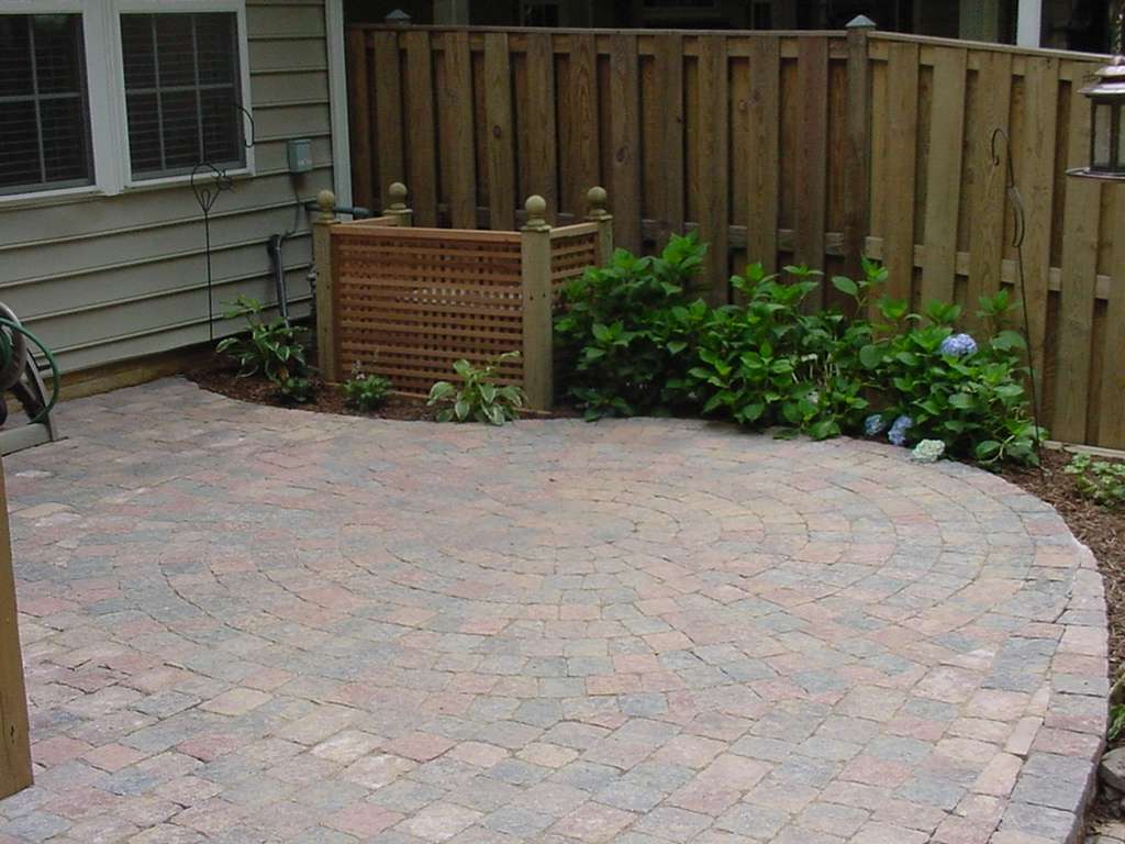 Pattern with same paver patio