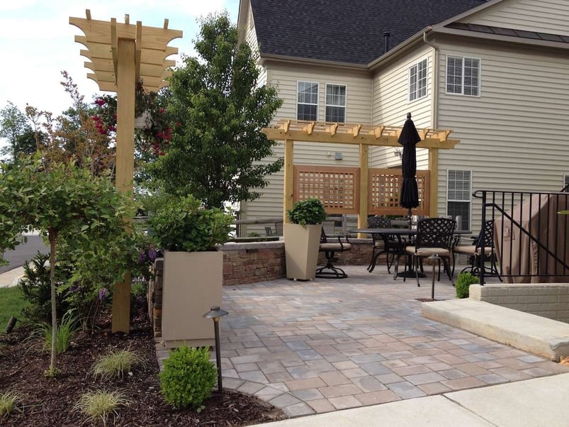 paver-patio-privacy-screen