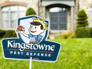 Kingstowne Pest Defense sign in lawn