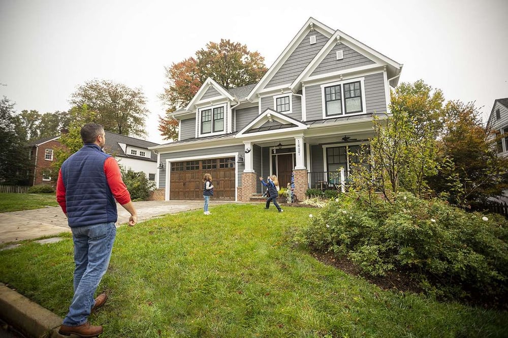 Kingstowne nice lawn customer kids football house 3