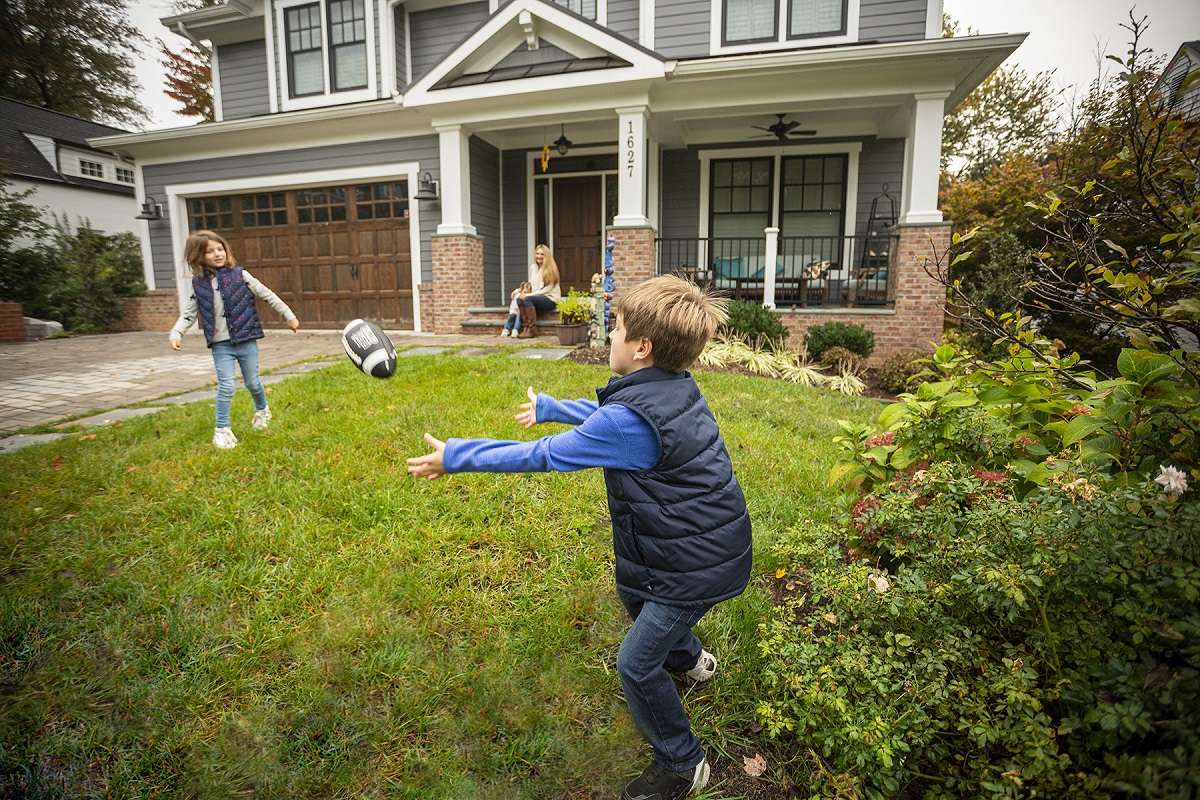 Kingstowne nice lawn customer kids football house 6