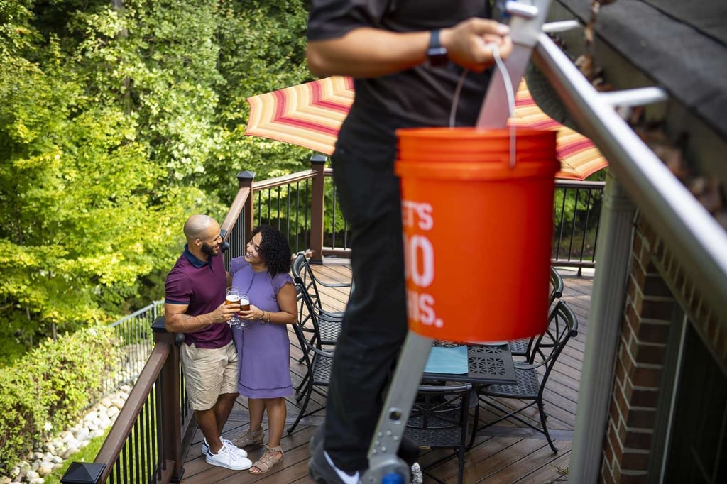 gutter cleaning to prevent mosquitoes