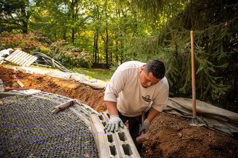 Kingstowne team hardscape hardscaping retaining wall installation 6