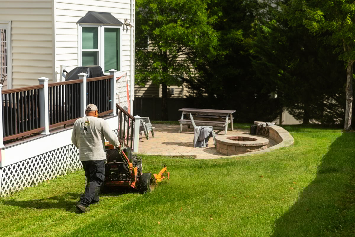 maintenance crew mowing trimming lawn fall edging 15
