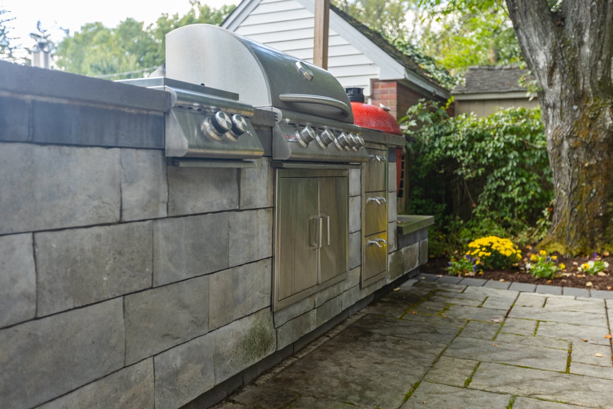 outdoor kitchen paver patio smoker grill shade tree 2