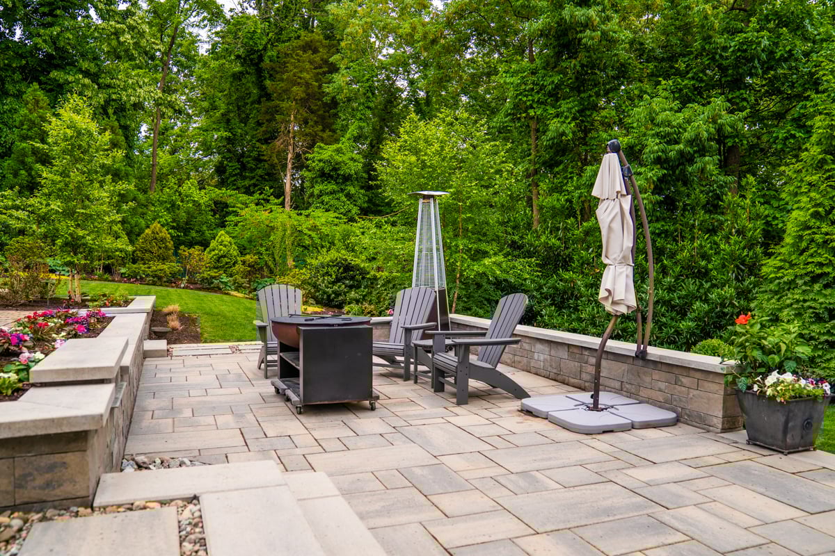 permeable paver patio wall 1