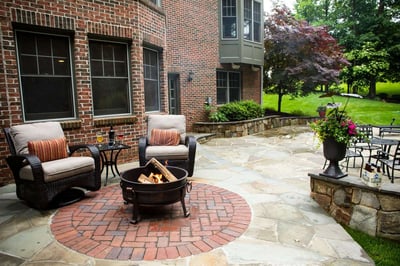 backyard patio with fire pit in Virginia