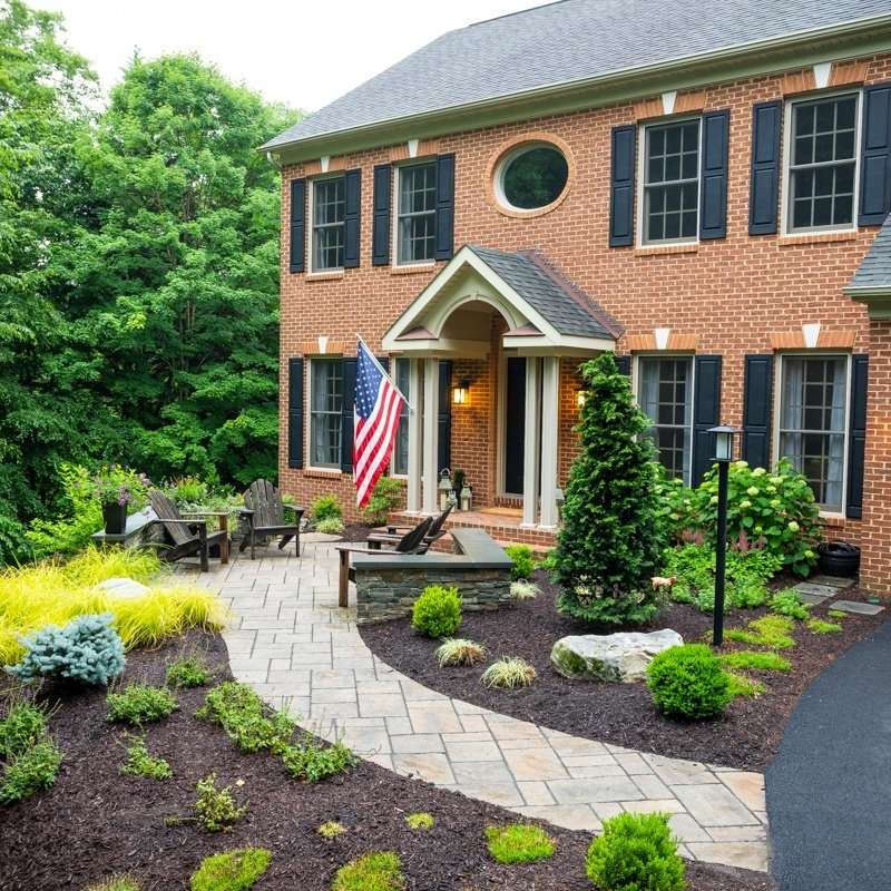 house-driveway-front-planting-walkway-2-405309-edited